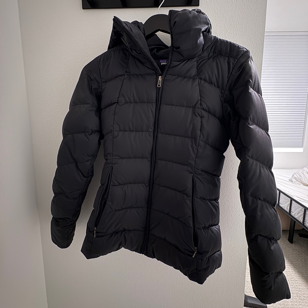 Patagonia - Women’s Black Down Jacket - XS